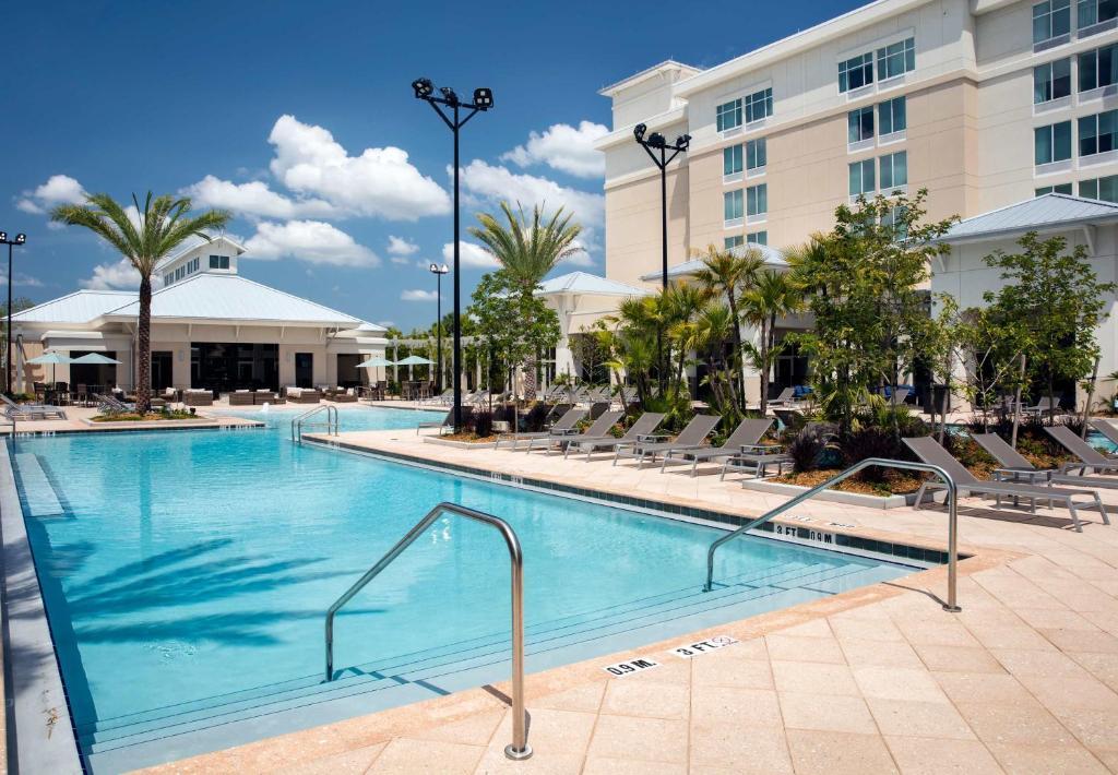 Springhill Suites By Marriott Orlando At Flamingo Crossings Town Center-Western Entrance Four Corners Exterior photo